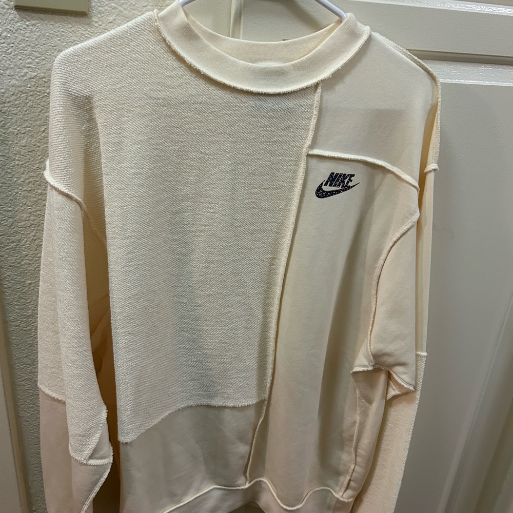 Nike Sportswear Icon Clash Women Fleece Crew Oversized in Cream - SIZE S